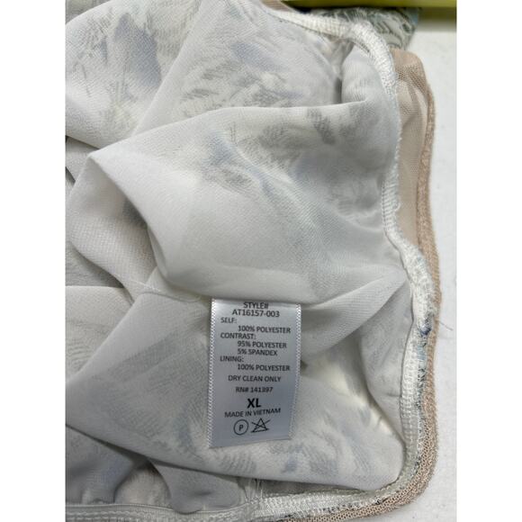 ASTR Women's Short Sleeve Floral V-Nack Blouse Bodysuit Size XL - Picture 5 of 5